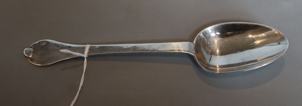 A James II silver trefid spoon, with rat tail bowl, maker. E.H. pellet above, crescent below, London, 1686,